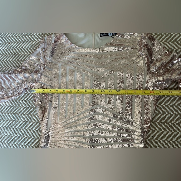 Boohoo Sparkly mini dress size 4 light peach long sleeves - Picture 11 of 13